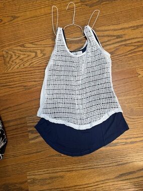 Beautiful set of 2 tops. Women’s sz small Petite